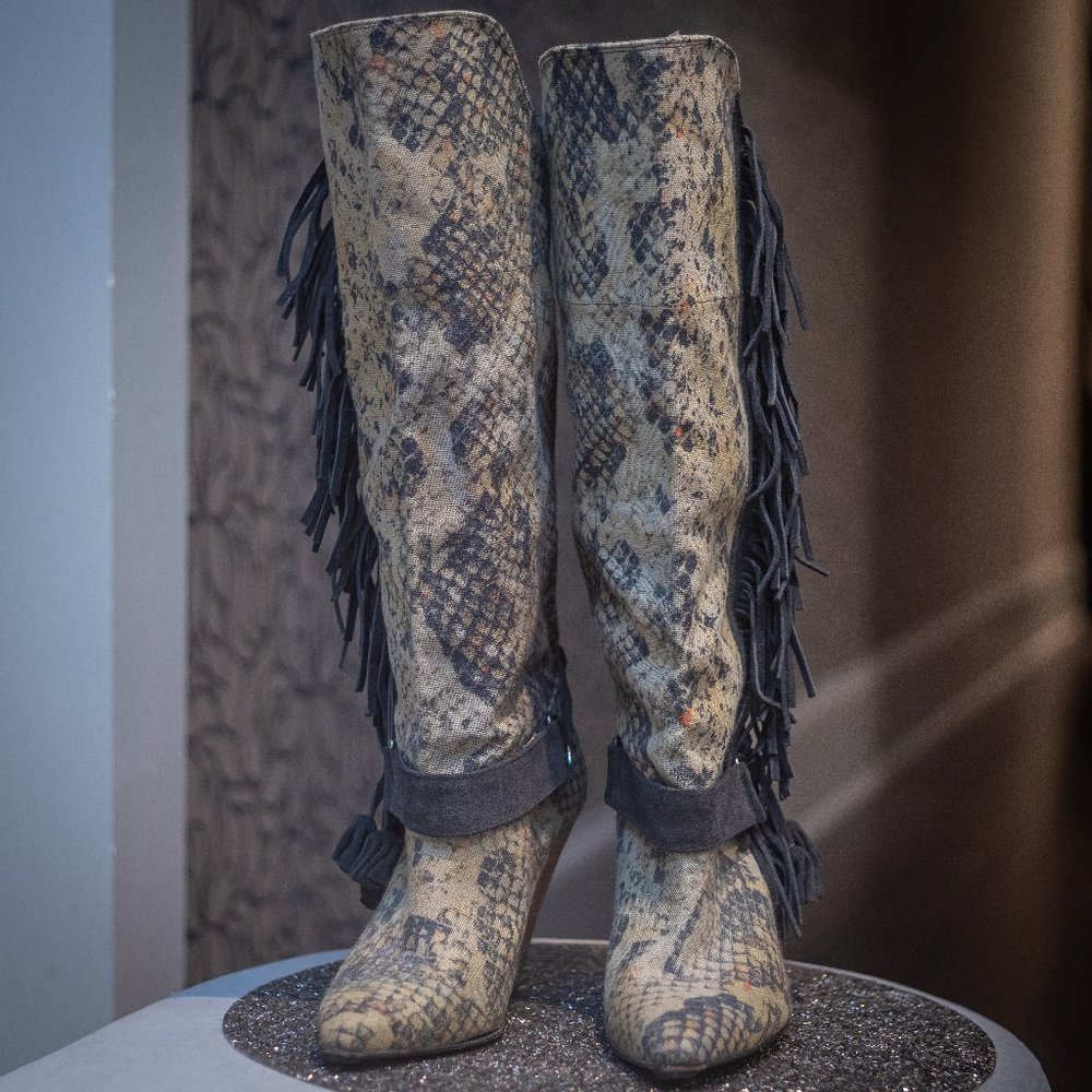 Gray and Black Snakeskinned pattern IsFringe Boots